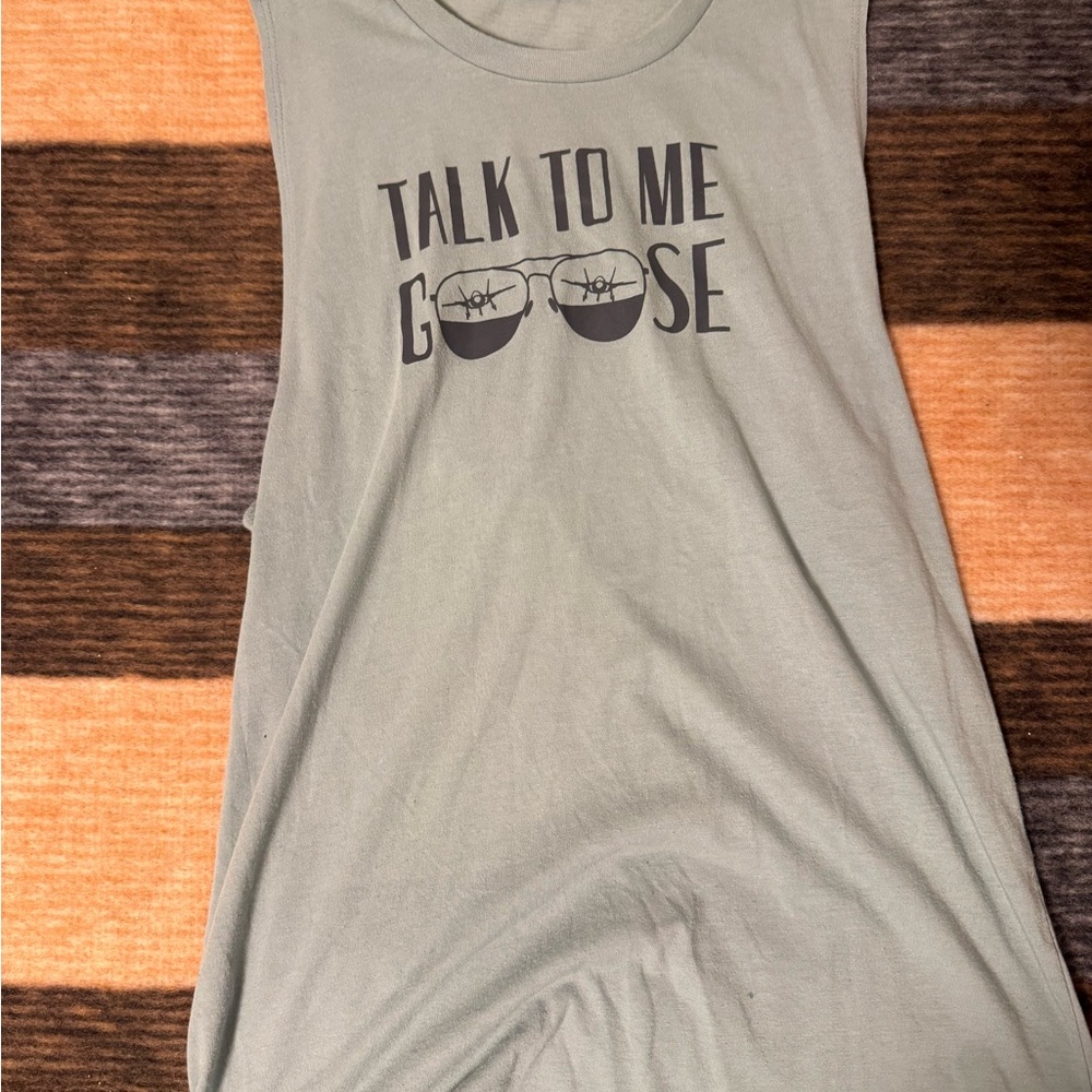Teal Sz M vguc muscle tank “talk to me goose” with aviator glasses aviation